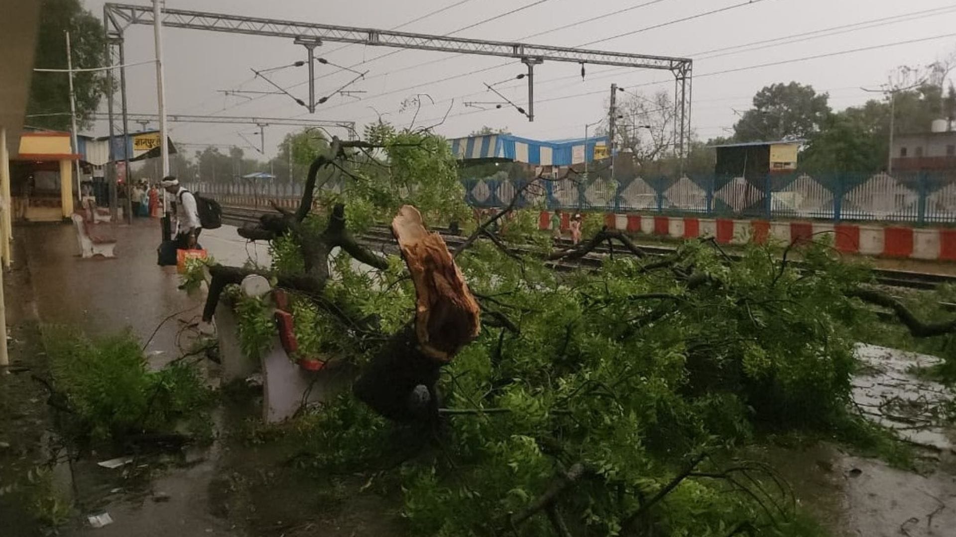 Fury Storm Over 150 Villages Plunged into Darkness 48 Hours Power Supply Yet to Be Restored in bhadohi