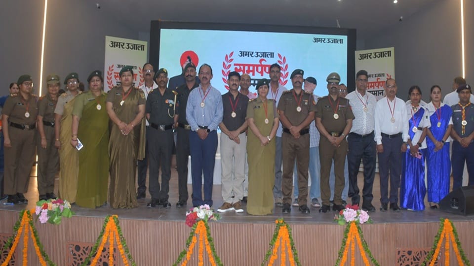 UP: Amar Ujala Honors Ex-Servicemen and Cadets; Governor Gurmit Singh Says, Dream Big with Open Eyes