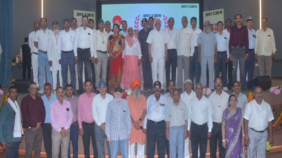 Amar Ujala Samarpana Samman: Honoring Dedication of Ex-Servicemen—Slogan of Jai Hind Resounds in Moradabad