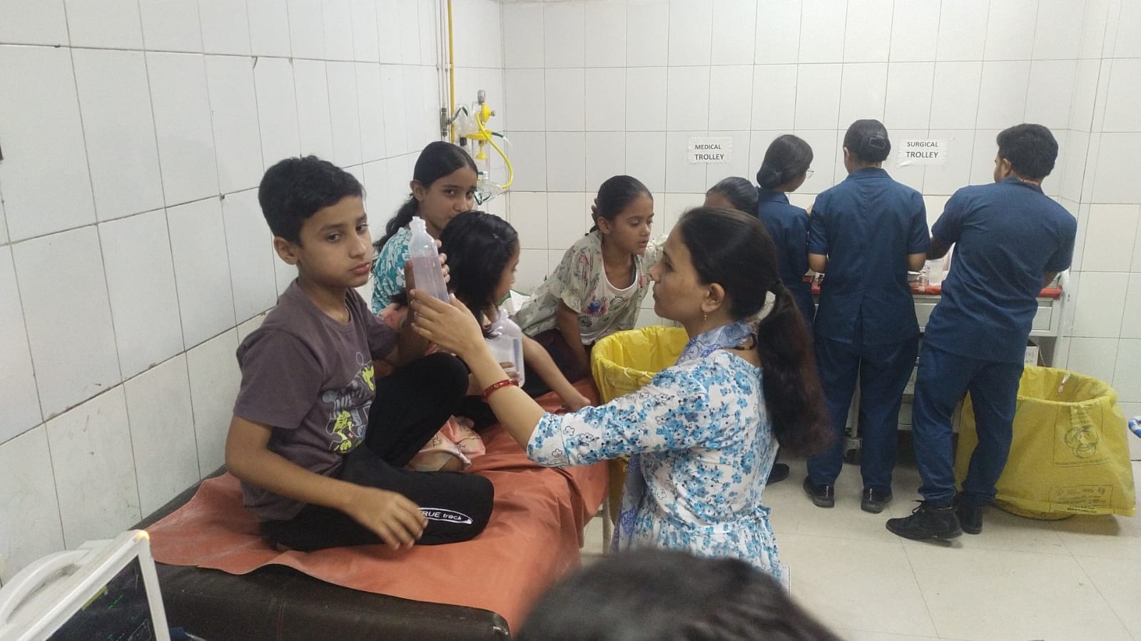 अस्पताल में बच्चे