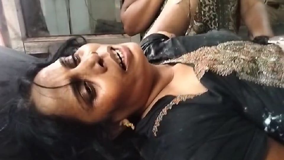 Attempt to burn woman alive in Mathura