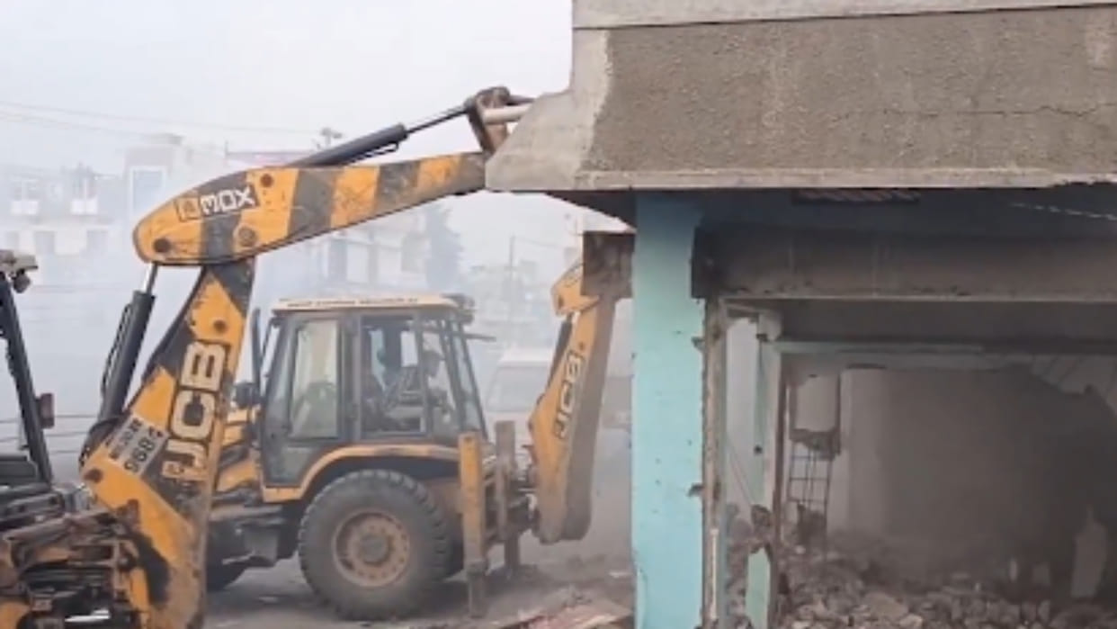 chhatrapati sambhajinagar corporation demolishes aimim councillor mateen patel properties in nida khan case