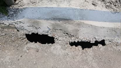 Delhi-Dehradun Expressway Sees Road Sinkhole at Two Spots Check Routes Details in Hindi