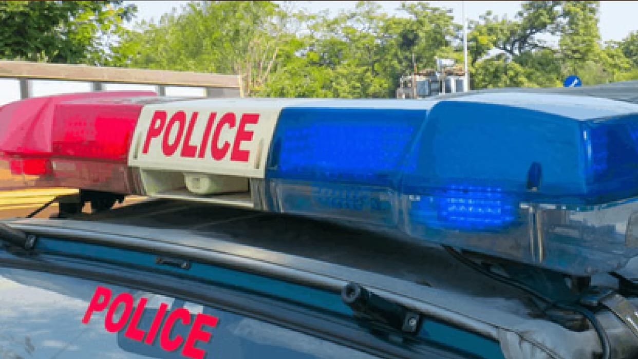 miscreants took out four lakh rupees from a youth bag In Gurugram at Sushant Lok
