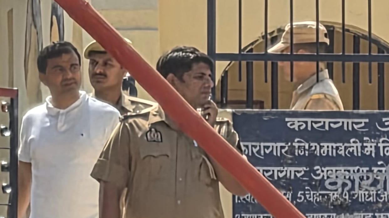 Jhansi: Ashish Upadhyay will be on six-hour remand for recovery of the looted amount