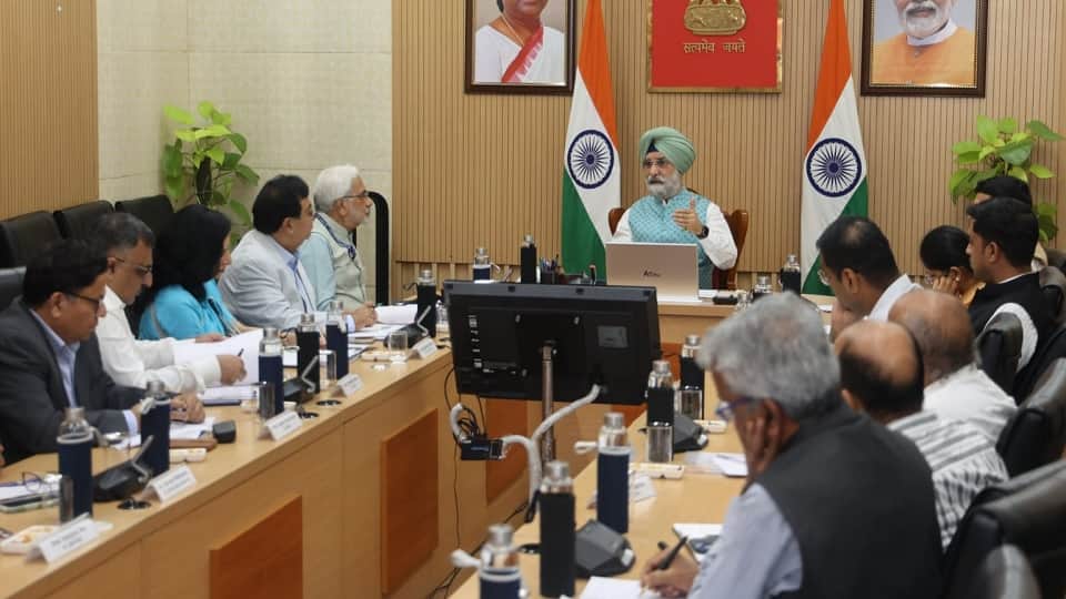 एलजी तरनजीत सिंह संधू ने कुलपतियों के साथ की बैठक