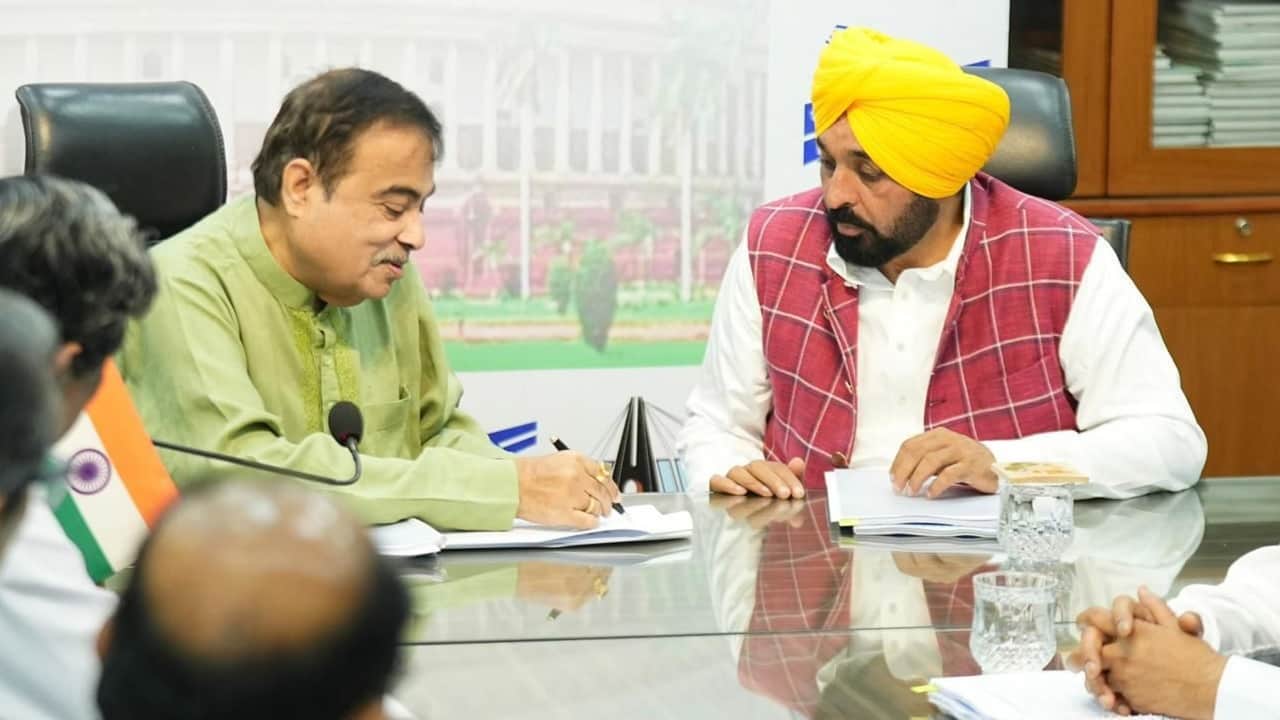 मुख्यमंत्री भगवंत मान ने की केंद्रीय मंत्री नितिन गडकरी के साथ की मुलाकात