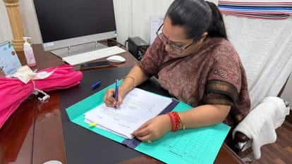 मनरेगा आयुक्त अभिलाषा कुमारी