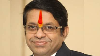 Who Is Radhan Pandit TVK Political Advisor Vijay Thalapathy Astrologer