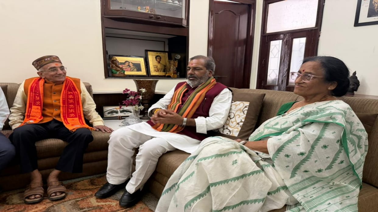 Former State Minister Sunil Bharala paid tribute to PC Joshi, expressed condolences to the family.
