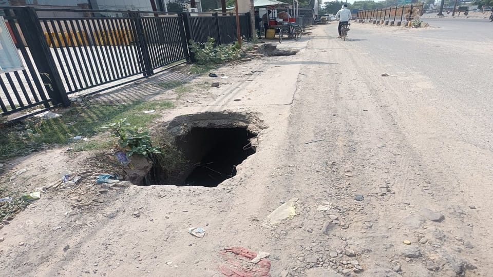 Worker Dies After Falling Into Open GAIL Gas Chamber in Firozabad