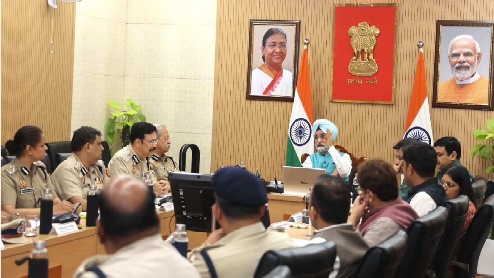 उप राज्यपाल की अध्यक्षता में हुई बैठक