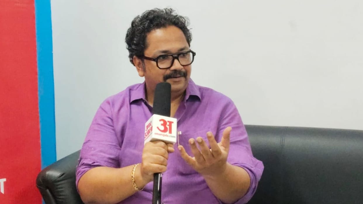 Vyomesh Shukla said Over past 25 years nature and character of Banarasi bustle have undergone transformation