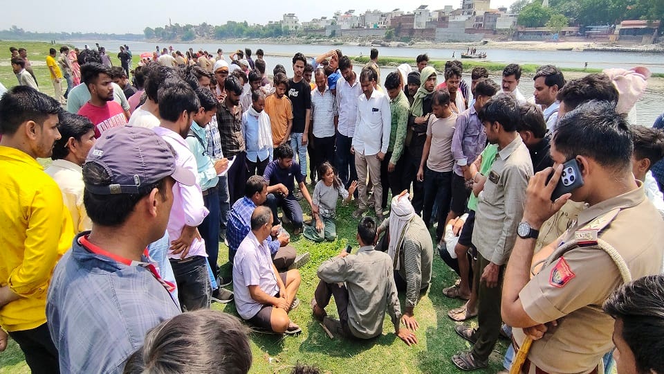 Mother Heartbreaking Cry After Yamuna Tragedy Leaves Agra in Tears