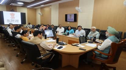 Delhi: LG Sandhu holds meeting with Vice Chancellors and Directors