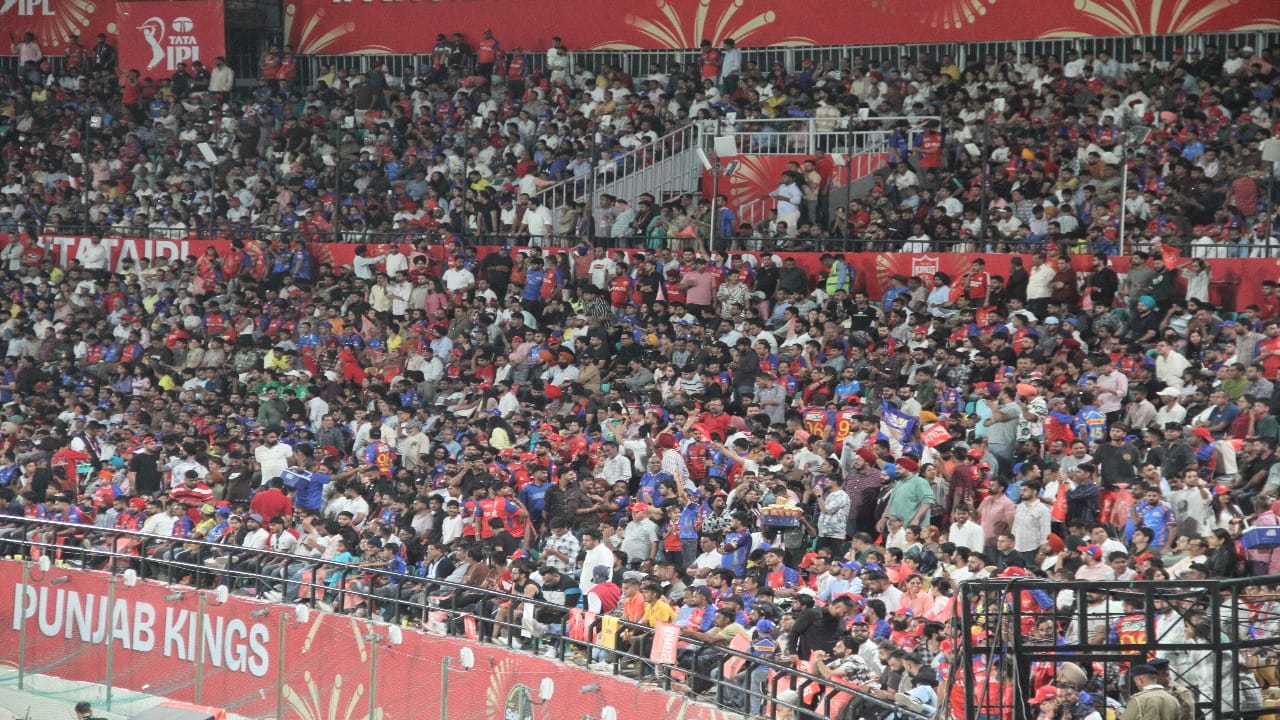 PBKS vs MI:  Punjab Kings supporters cheered as wickets fell, with Punjab hitting a barrage of fours and sixes
