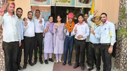 HBSE 10th Result: Clerk's Daughter Secures First Rank Across the State; Dreams of Becoming an Engineer