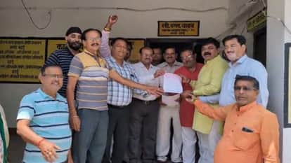 Traders Stage Protest Demand Rectification of Flaws in Food Act in Budaun