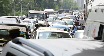 Kanpur NRIs Father Dies After Getting Stuck in Traffic Jam While En Route to Cardiology Center