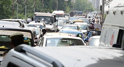 Kanpur NRIs Father Dies After Getting Stuck in Traffic Jam While En Route to Cardiology Center