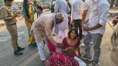 Hamirpur Accident Truck Runs Over Groom Nephew Wedding Guests Beat Cleaner Block Intersection