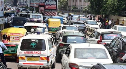 Kanpur NRIs Father Dies After Getting Stuck in Traffic Jam While En Route to Cardiology Center