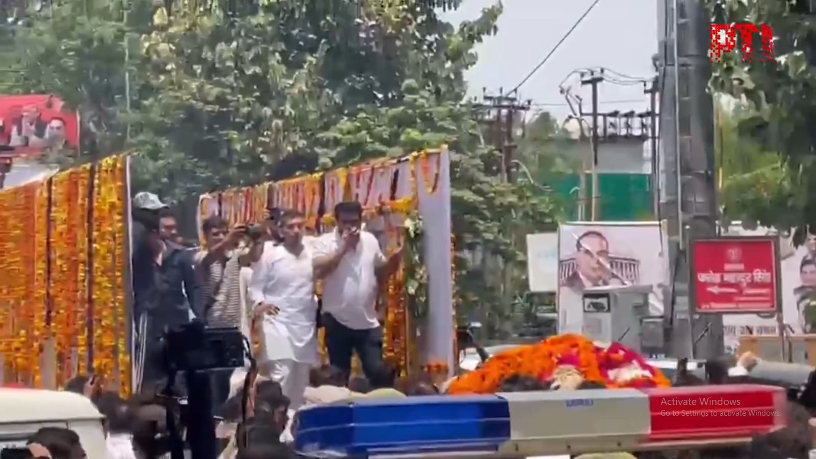Prateek Yadav Death Prateek Yadav first convinced his mother Sadhana To marry Aparna