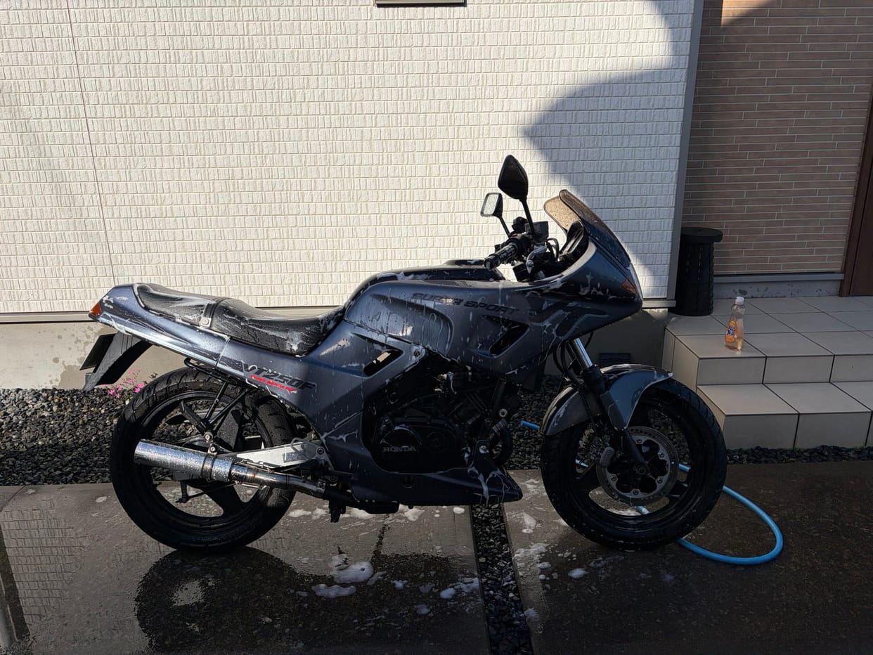 5 Motorcycle Parts You Should Never Clean With A Pressure Jet To Avoid Costly Damage