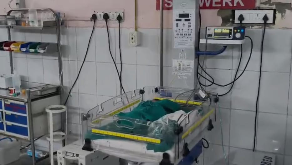 alwar-newborn-baby-found-crying-in-well-police-investigation-tijara