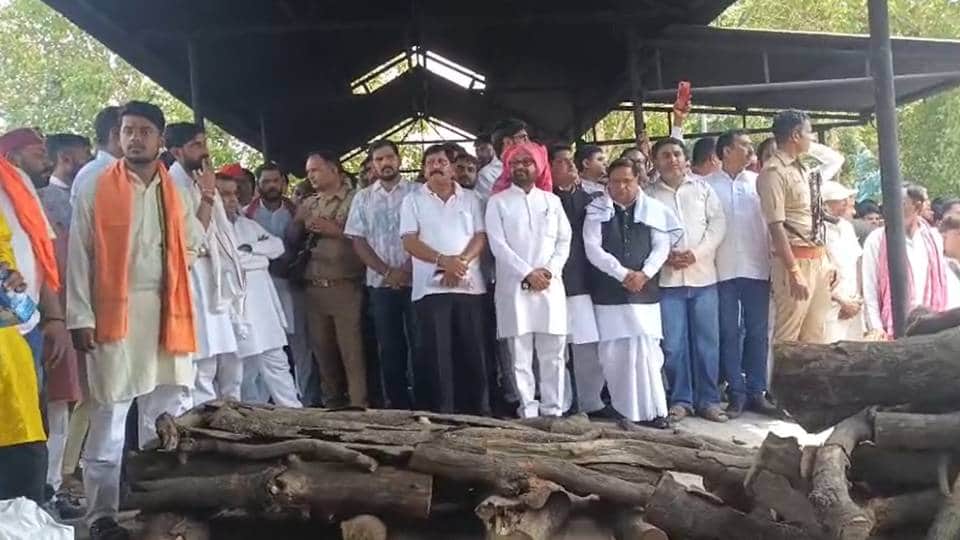 Prateek Yadav Funeral Mulayam Singh son Prateek Yadav is laid to rest his father-in-law lights funeral pyre