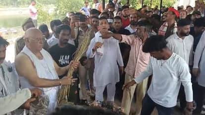 UP Big News: Father-in-law performs funeral rites for Prateek Yadav; youth swept away along with tin shed; dau