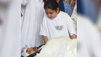 UP: Prateek Yadav Consigned to the Five Elements; Akhilesh Places Wood on the Funeral Pyre; As the Bier Was Li