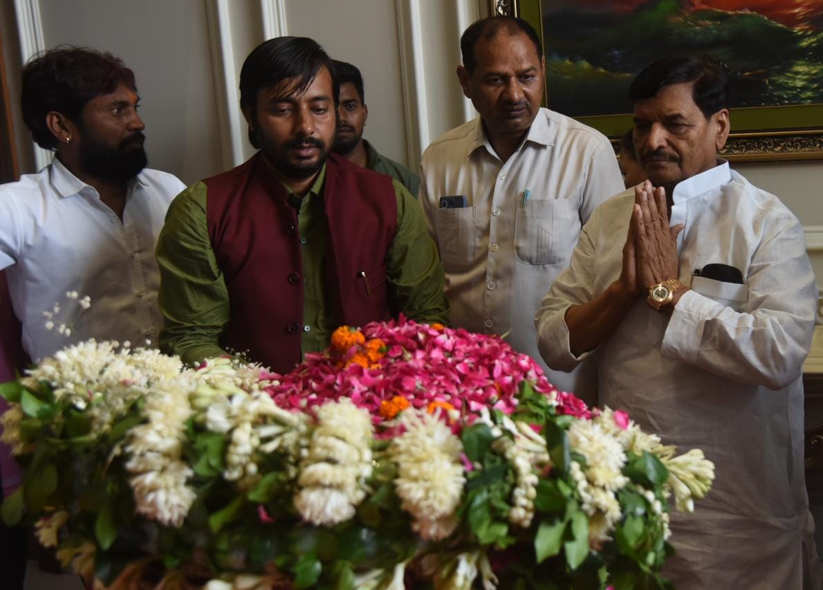 Pictures of Prateek Yadav's last journey