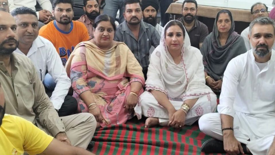 Sunam denial of NOC opposition gheraoed Council office removing chairs sat down on floor mats