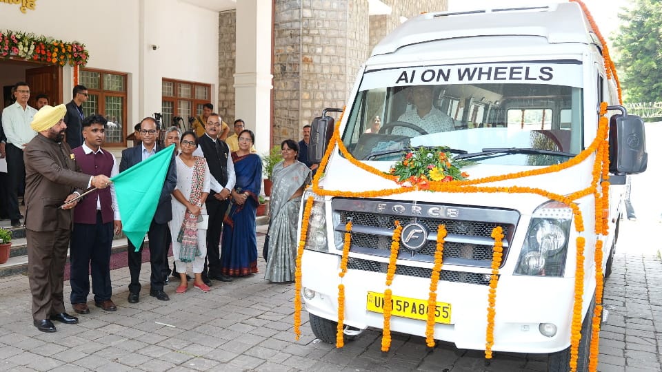 राज्यपाल लेफ्टिनेंट जनरल गुरमीत सिंह