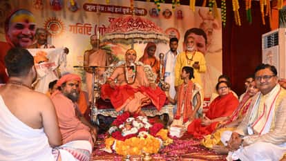 Shankaracharya Avimukteshwaranand Gavishti arrived in Varanasi leading Dharma Yuddha Yatra