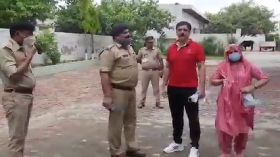 UP: 50 FIRs, gang run from jail, no one faces fear;  Now a reward of Rs 50 thousand announced on this gangster