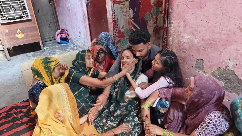 Mother Heartbreaking Cry After Yamuna Tragedy Leaves Agra in Tears