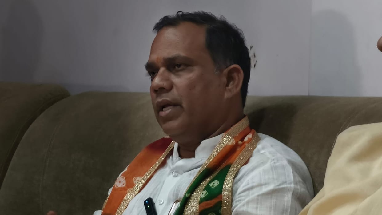 Indore: Yoga Commission Chairman Raghavendra Sharma said – Yoga training centers will be opened in every distr