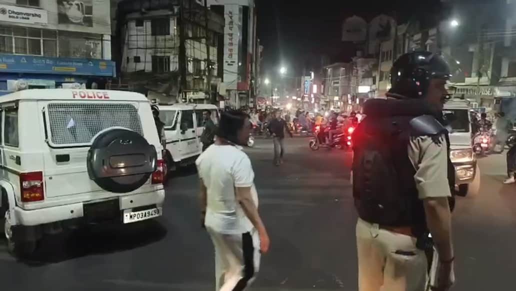 High Alert Ahead of Friday Prayers: Security Beefed Up at Mosques in Old Bhopal; Police Deployed in Sensitive