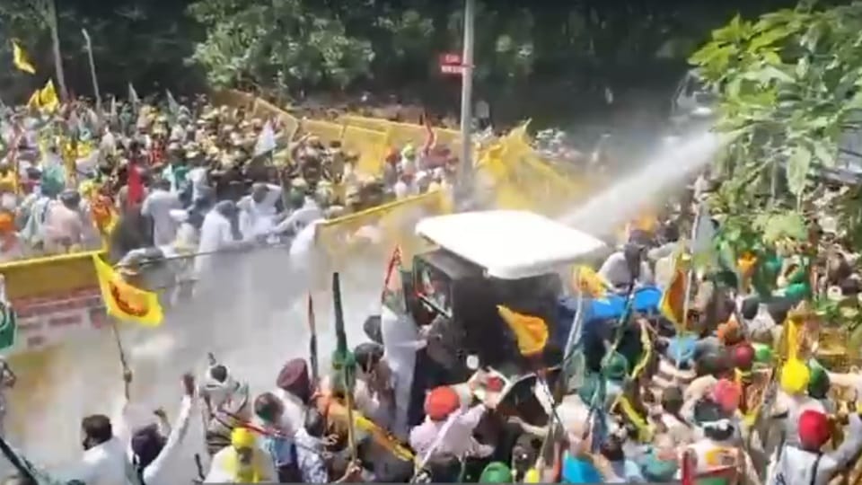Punjab Share in BBMB demand Farmers Gather in Mohali March Towards Governor House chandigarh