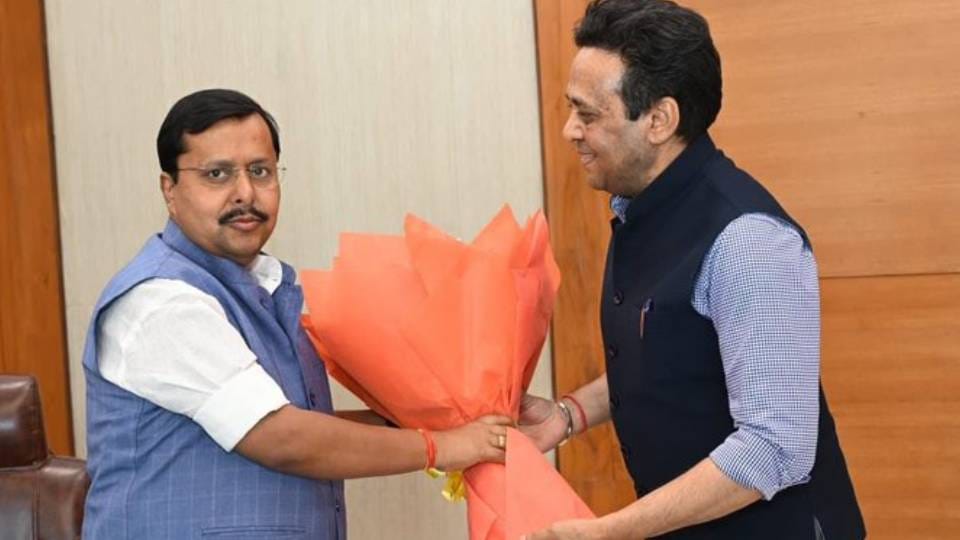 Additional Chief Secretary Sanjay Prasad met with BJP National President Nitin Naveen in Delhi