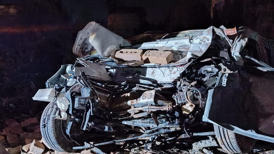Meerut News Car Crashes into Pile of Bricks on Roadside Three Friends Die Including BJP Leader in hapur