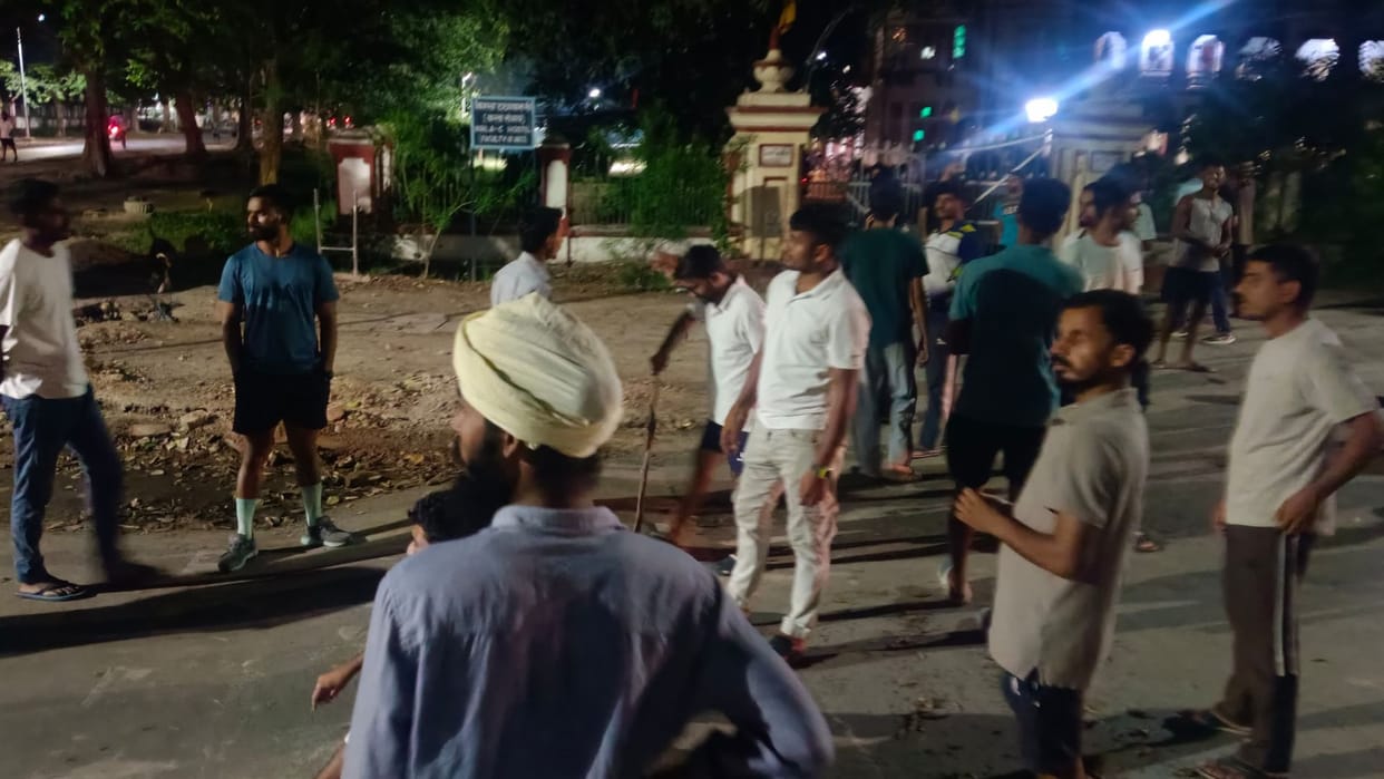 Varanasi top 10 news of Birla C Hostel students protest and discovery of two bodies at two ghats