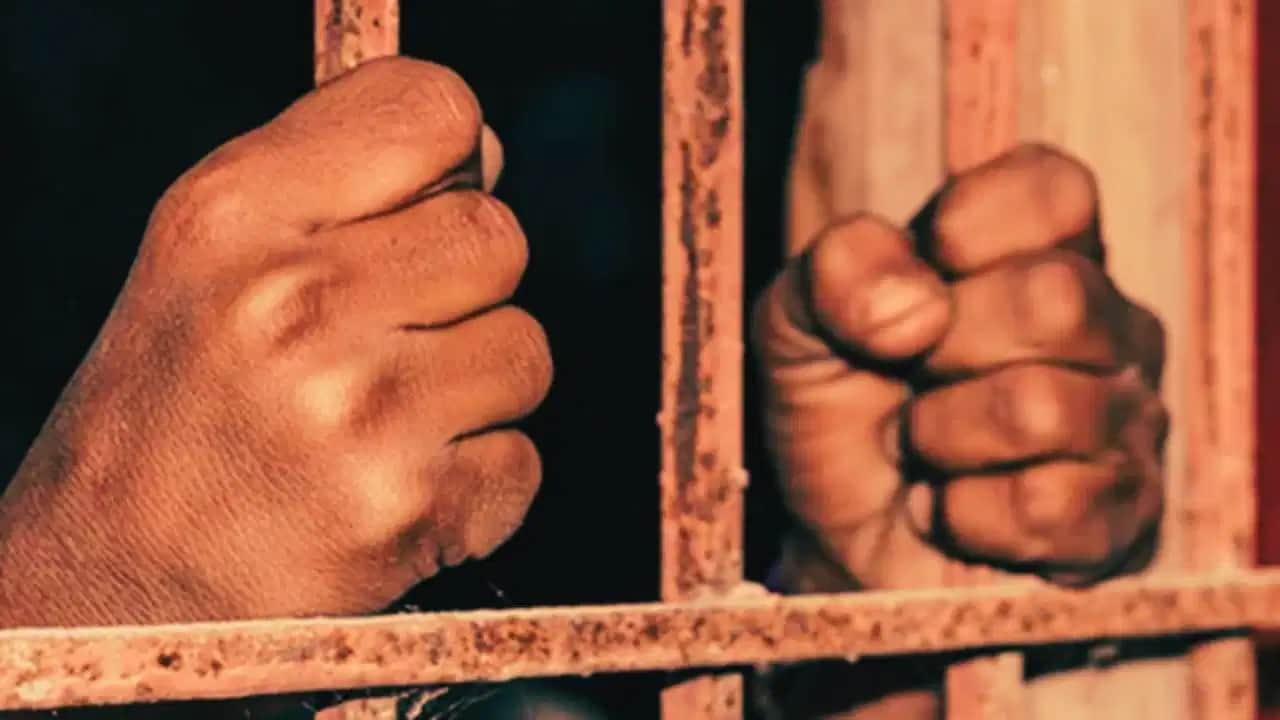 बेटे की गवाही पर हत्यारे पिता को उम्रकैद