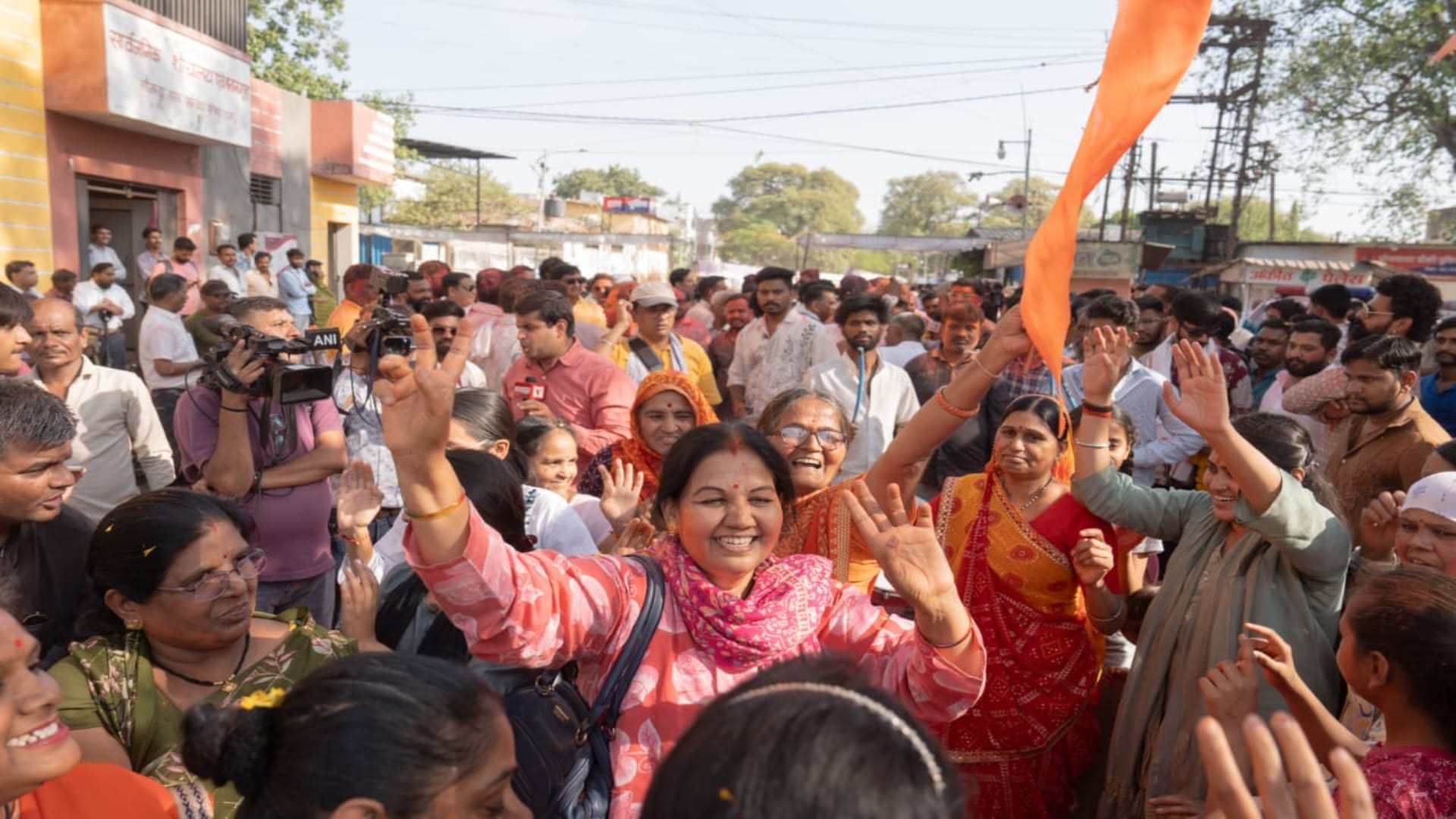 Dhar News: Celebrations Erupt After High Court Verdict on Bhojshala, Akhand Jyoti Temple Echoes With Chants