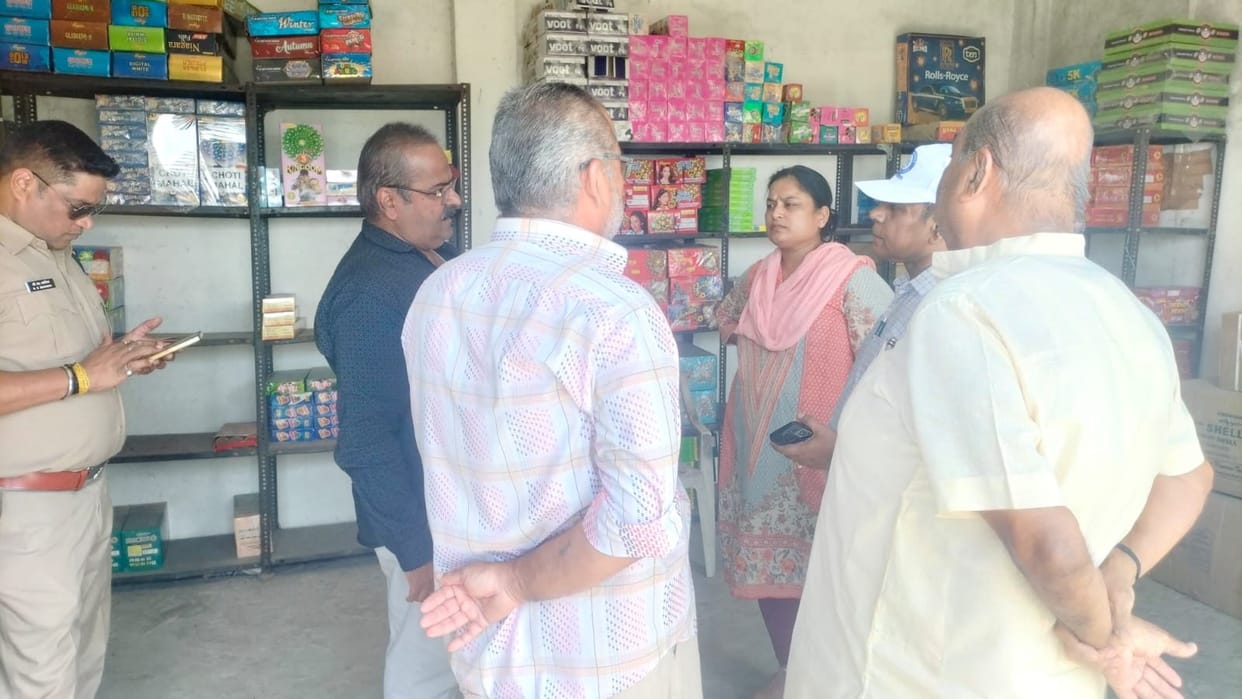 Indore news Crackdown on firecracker factories seals safety violations