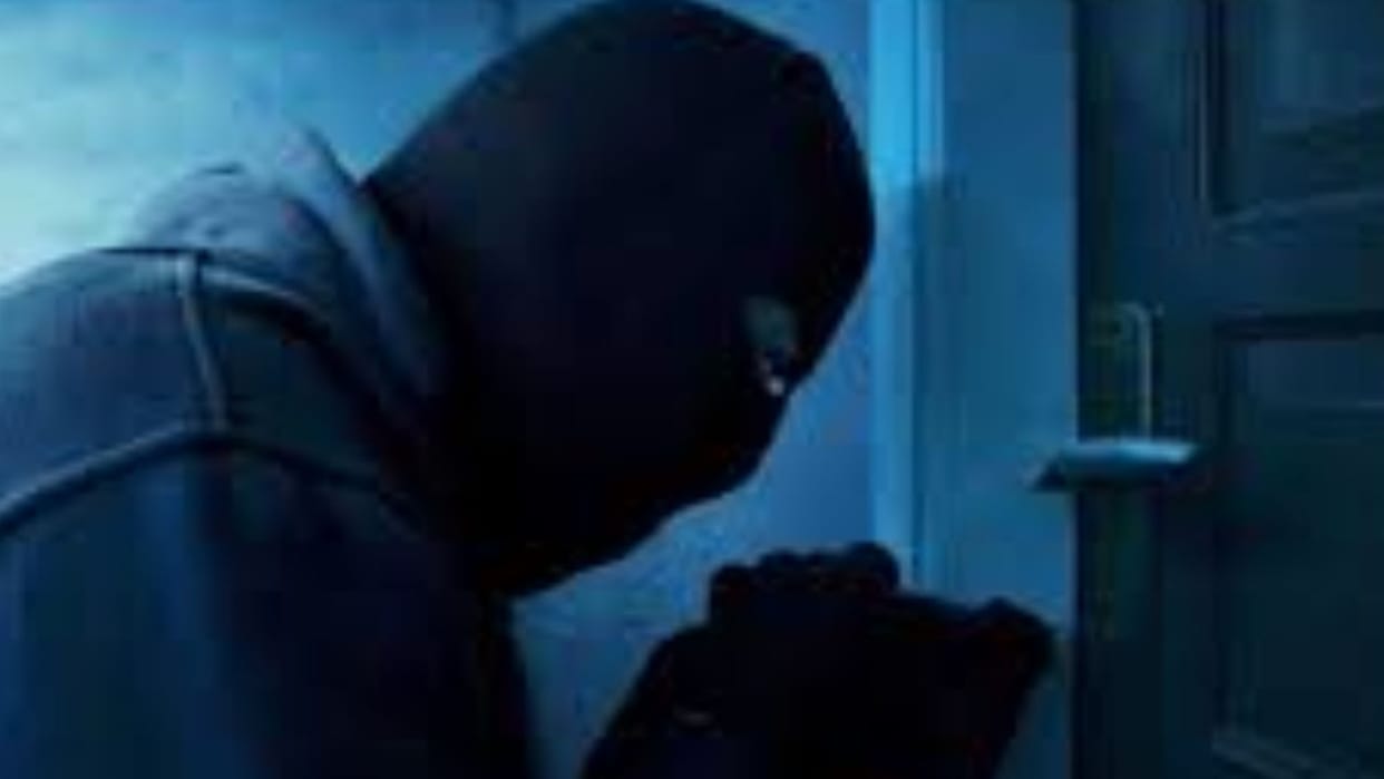 Hamirpur News Cash and Jewelry Stolen After Breaking House Lock