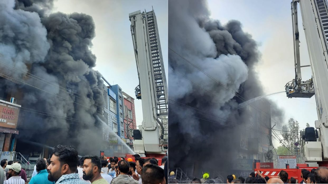 Massive Fire in Akhnoor Three Shops Gutted, Two Houses Damaged