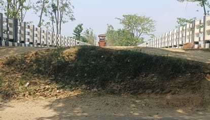 east champaran unique bridge without approach road bihar bridge news motihari bihar news